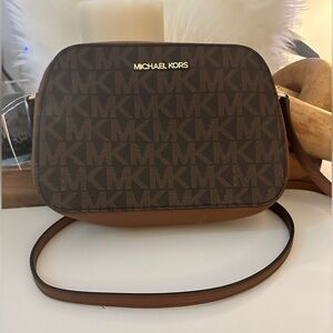 Michael Kors Houston LG Zip Crossbody – NWT
